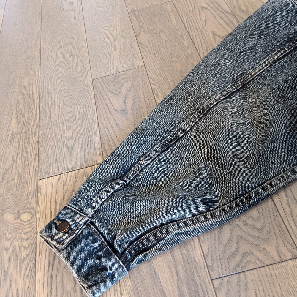 Vintage Levi's Jean Jacket - Picture 8 of 8